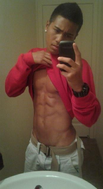 yungdisaster:  Hawaiian boy exposed 