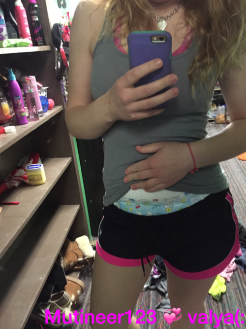 diaper-wet-pant-selfies:  More selfies 