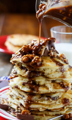 fullcravings:  Snickers Pancakes  Oh my