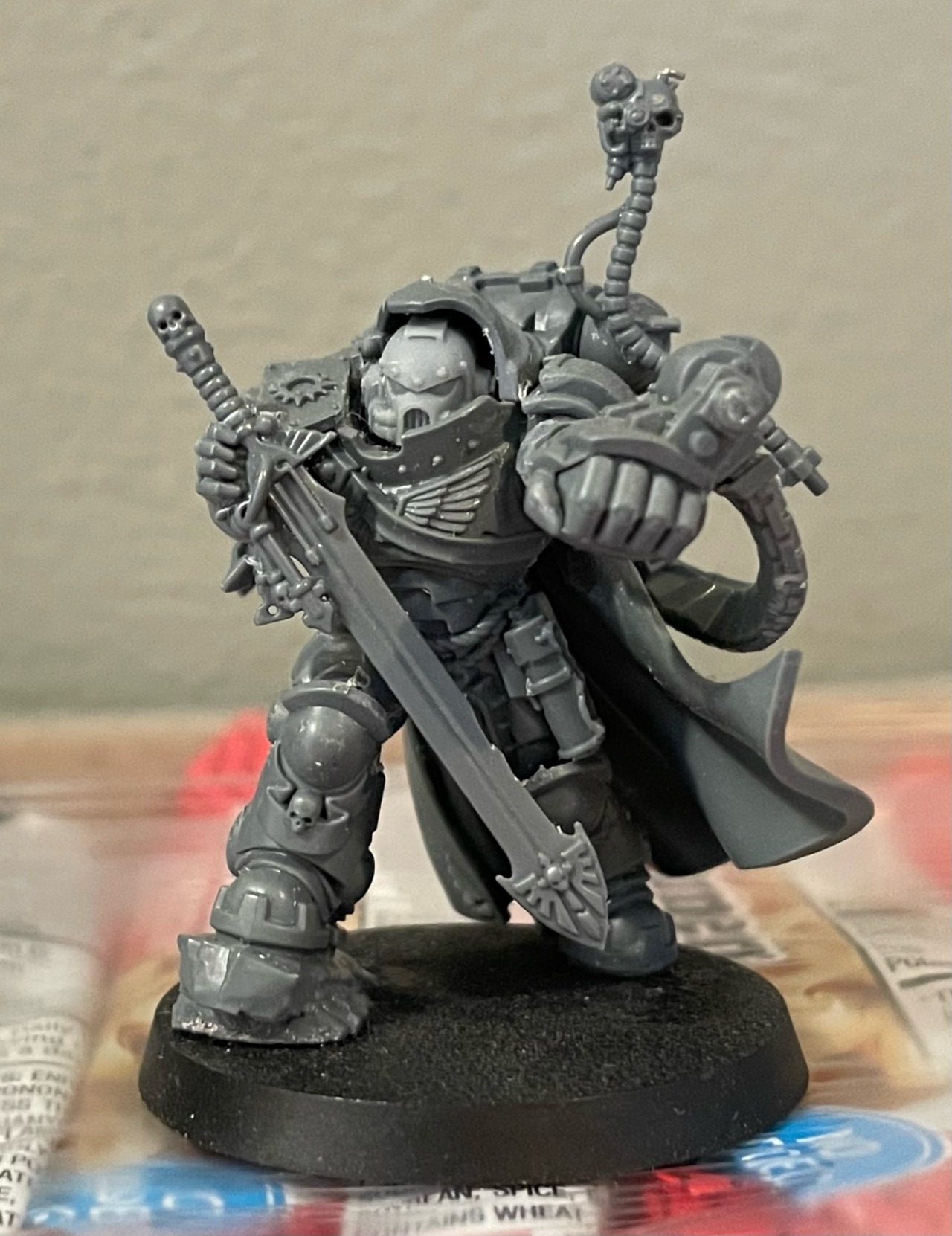 Using contrast paint over a leadbelcher primer seems to give the black a  more metalic look. : r/deathwatch40k