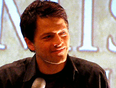 psychologicalshit:  yuko9895:  A fan asked Misha to read one of his poems.  His smile