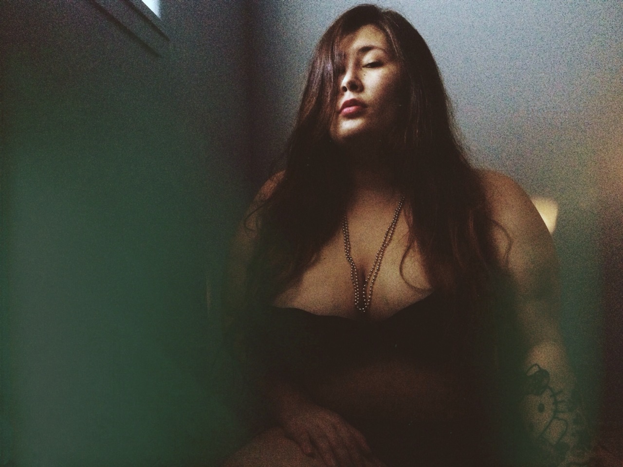 brooklynboobala:  breethaaqueeen:  That’s what I do when I’m sad. I take pictures