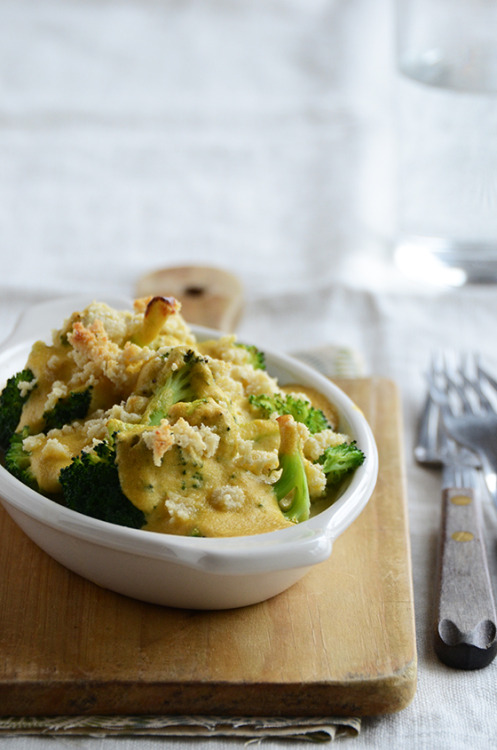 Broccoli Divan
Broccoli and cheeze sauce. There’s nothing wrong with skipping the bread crumbs and bake time for Broccoli Divan, and serving it like this.