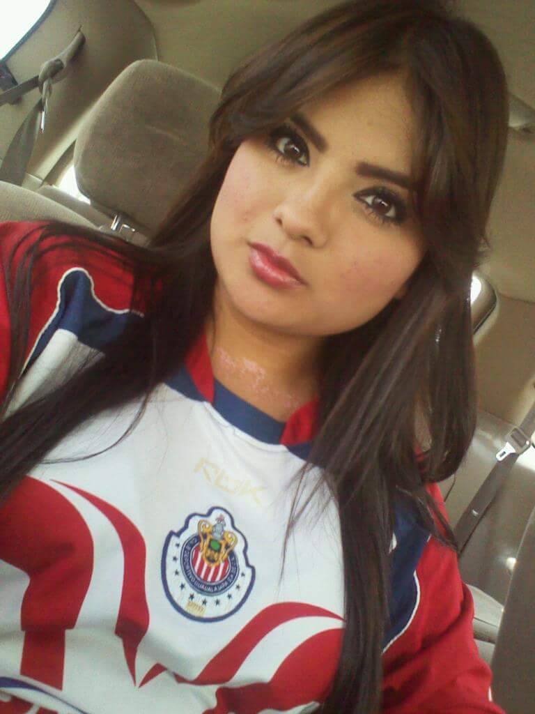 crazyways69:  amigas-putas:  Que piensan? Rosi r. She loves to tease nd make u hard.