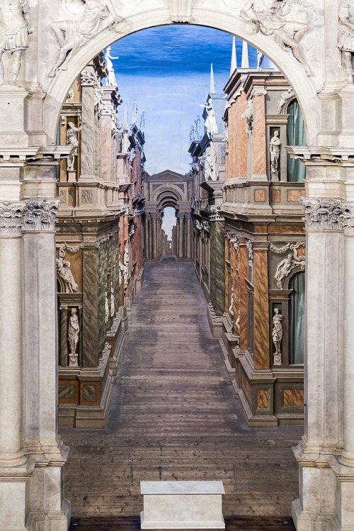 Teatro Olimpico, Vincenza.Detail of the wooden decor of Vincenzo Scamozzi, visible through the porta