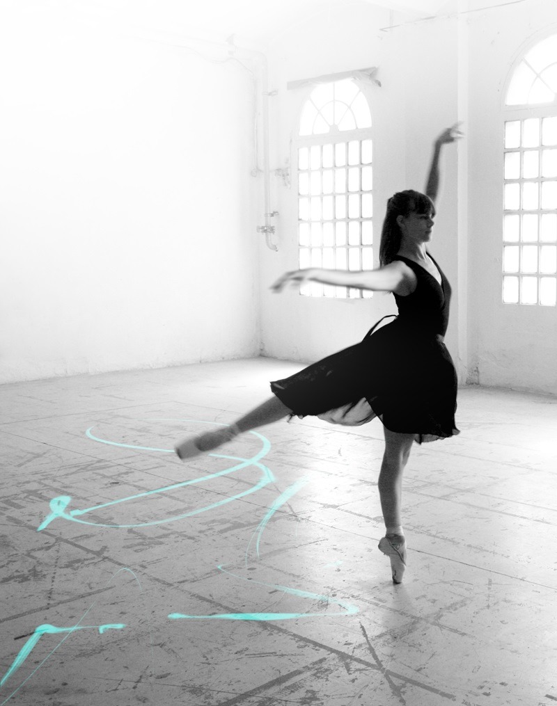 cubebreaker:  Designer and lover of dance Lesia Trubat developed the E-traces ballet