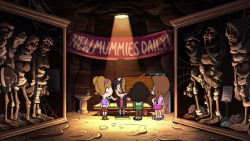 somekindofgravityfallsblog:  Dipper Pines, Lady Killer   why does that girl have a log on her hair wtf