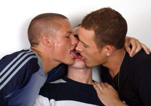 Gay Kissing