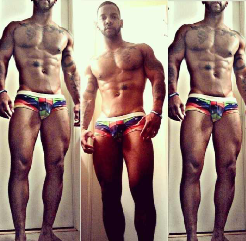 fuckmesuck:  Damn he fine