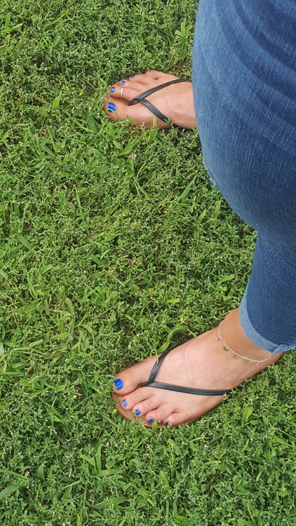 myprettywifesfeet - A cute candid pic outside in public.please...