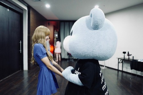 blackpinkofficial:[IG] 180810  lalalalisa_m: with @krunk_official