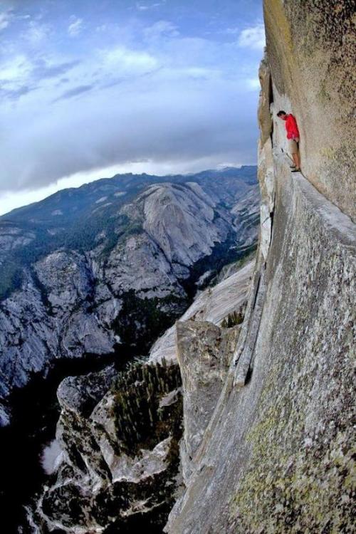 what-a-climber:  ljonsyllver:  some great mountain and rock climbing  wOW can this be my life or 