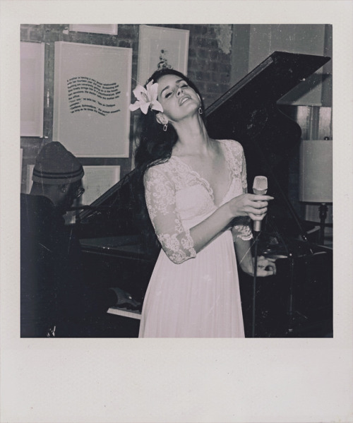 delreygallery:  Lana, light of my life, fire of my loins. My sin, my soul. La-na: the tip of the ton