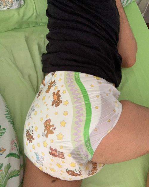 Abdl routine: wet mornings ☺️#abdl #diaperlover #diapergay #diaperboy #crinklz #wetdiaper #thickdiap