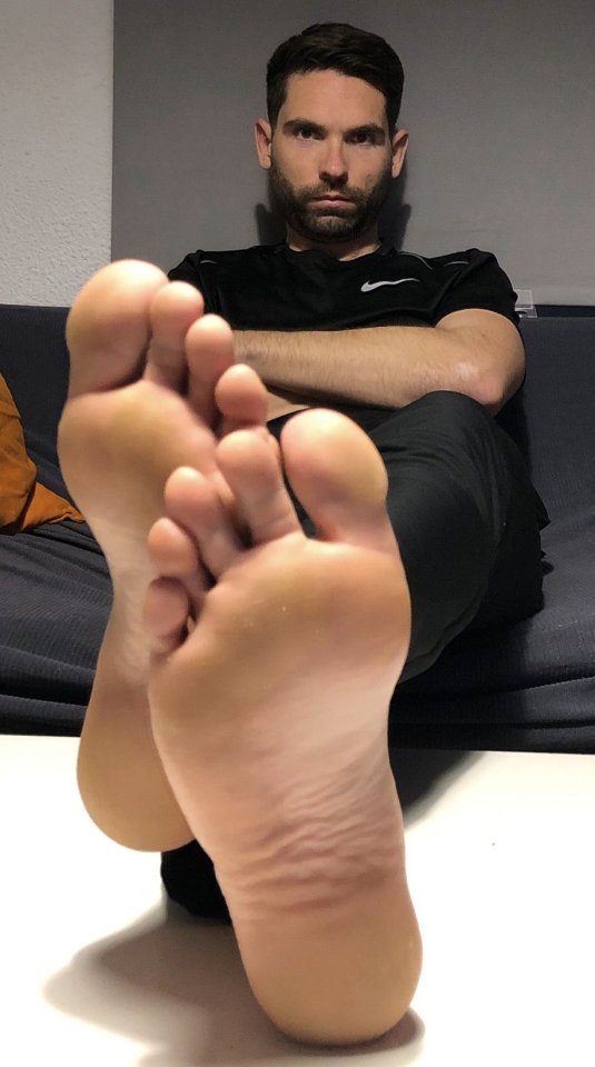 tidodore: nice feet