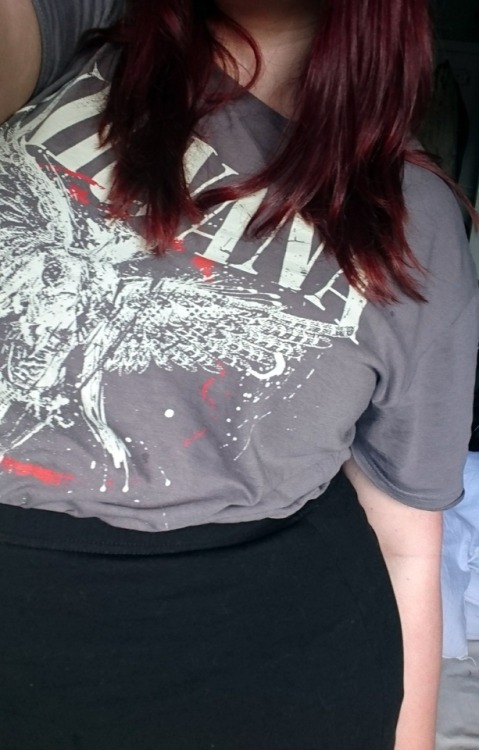 killjoy2912:  Low-key felt cute in this outfit today showing off my curves such a bad pic but oh well