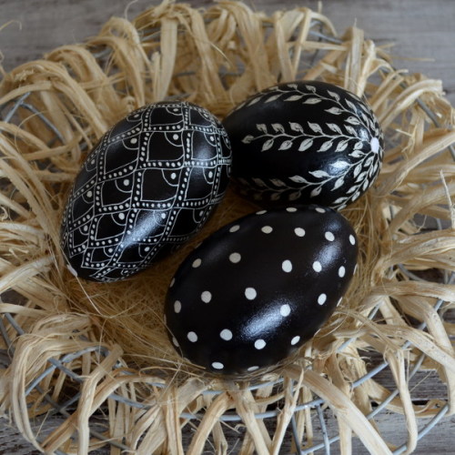 lamus-dworski: Various pisanki (Polish decorated Easter eggs).  The artist goes by a nickname F