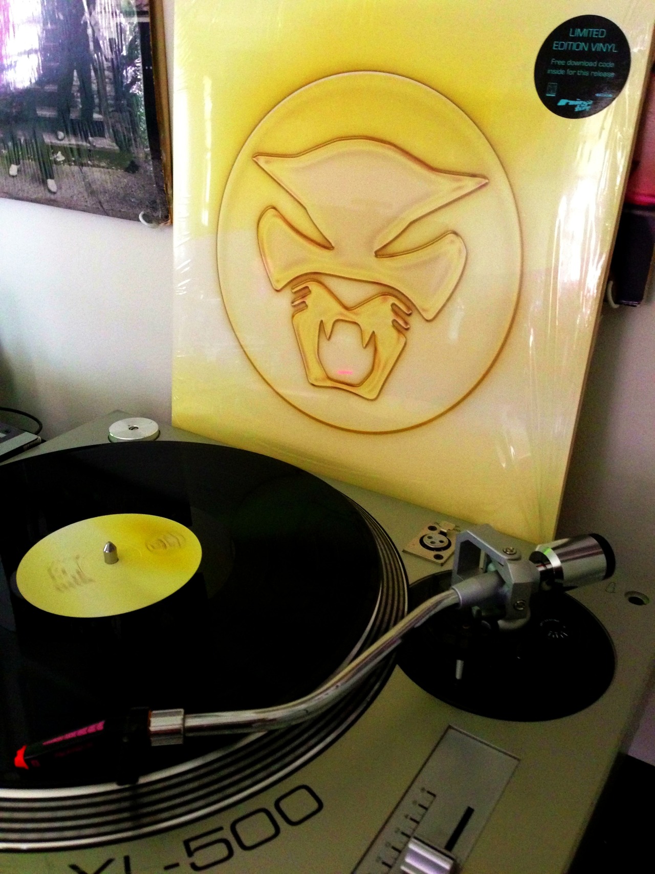 vinylsundays:  More people need to listen to Thundercat. 
