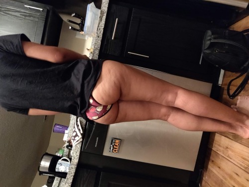 newblackkinks:  Love how my roommate only wears big tees and panties around the apartment.