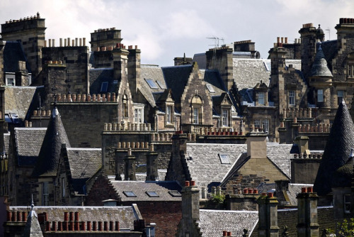 fjordling:  Auld Reekie… by RobertArne on Flickr. 