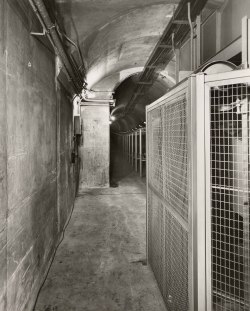 pasttensevancouver:  Post Office tunnel,