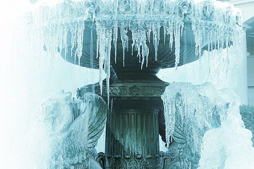 vintagepales:Frozen Fountains via ckylptyrasculpture