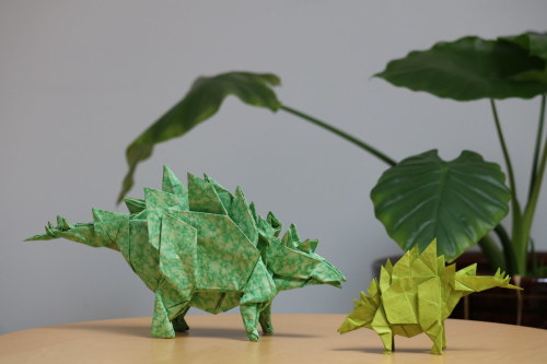 剑龙 (Stegosaurus) by Origami Wind https://flic.kr/p/RUYejg