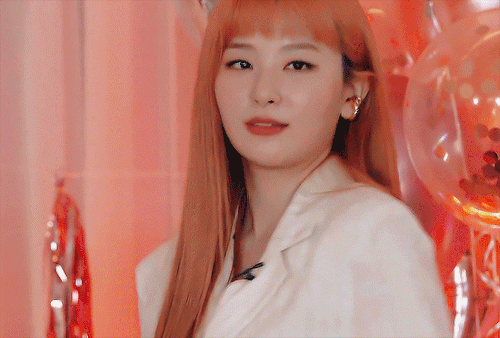 theseulgis: miss seulshine charming all reveluvs through this cam
