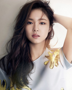 : [HQ] Shin Se Kyung for Vogue Korea March