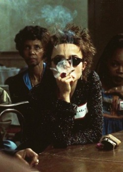 Logija:  “Marla… The Little Scratch On The Roof Of Your Mouth That Would Heal