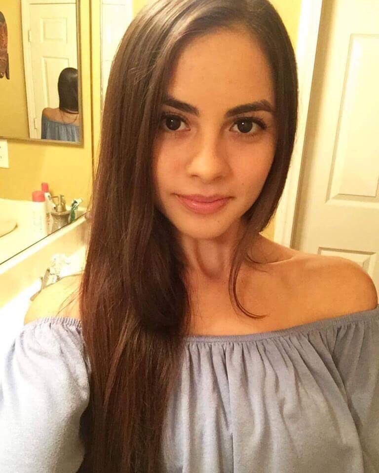 amateurmexicovip:  Que hermosa bebe … pezonsitos muy mamables 😋