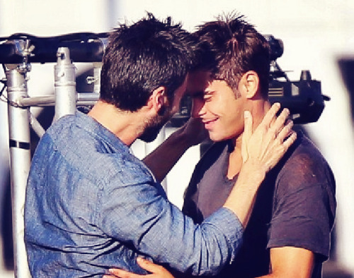 alekzmx:   Zac Efron & Wes Bentley  picturing Zac with a slightly older protective boyfriend, and really liking it 