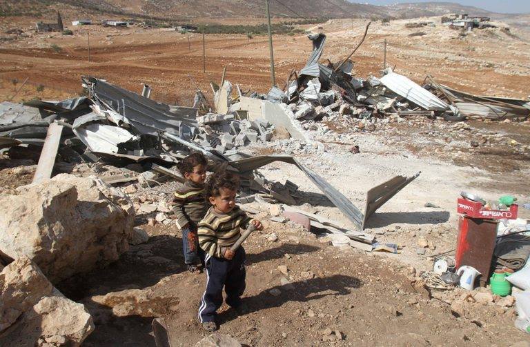 palestinianliberator:     veiledninja:  fuckyeahmiddleeast:  kdaqqa:  Israel demolishes