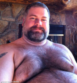 nippletheory:  A friend sent me his entire collection of pics of this bearlebrity whose name I won’t use, to minimize searchability. I’m not posting them all, but a few really leaped out at me…  