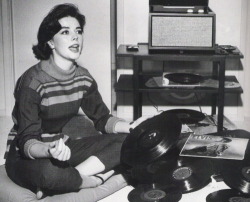 vintagechampagnefever:  Natalie Wood listening