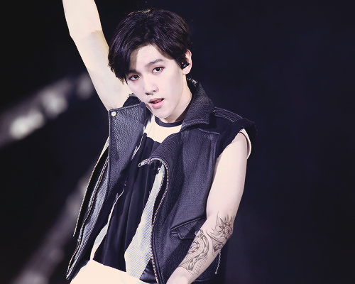 kimjongsnoona:  THE LOST PLANET WUHAN : BAEKHYUN 