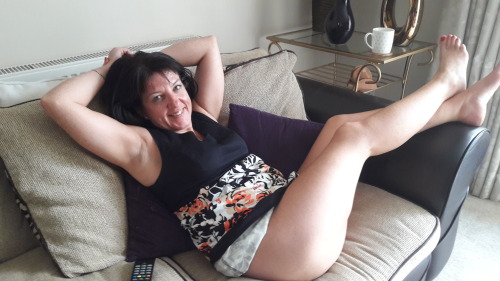uk-girlsuncoveredxxx:  Cunnilingus time x  Another submit from Helen 👍🇬🇧😜 keep them cuming 😈