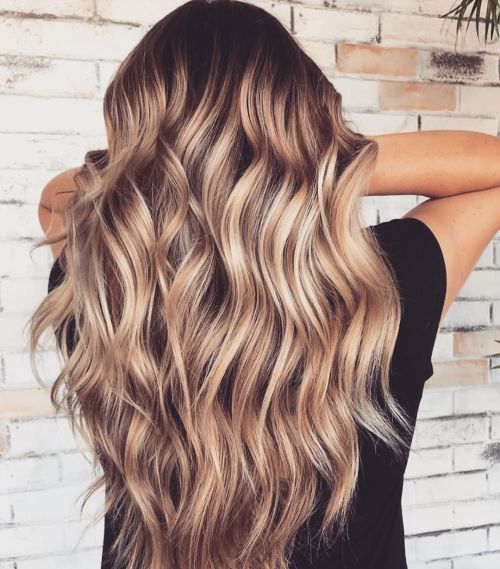 Ooh la la! This length and colour looks so pretty! Anyone vibing this hair look for their next salo