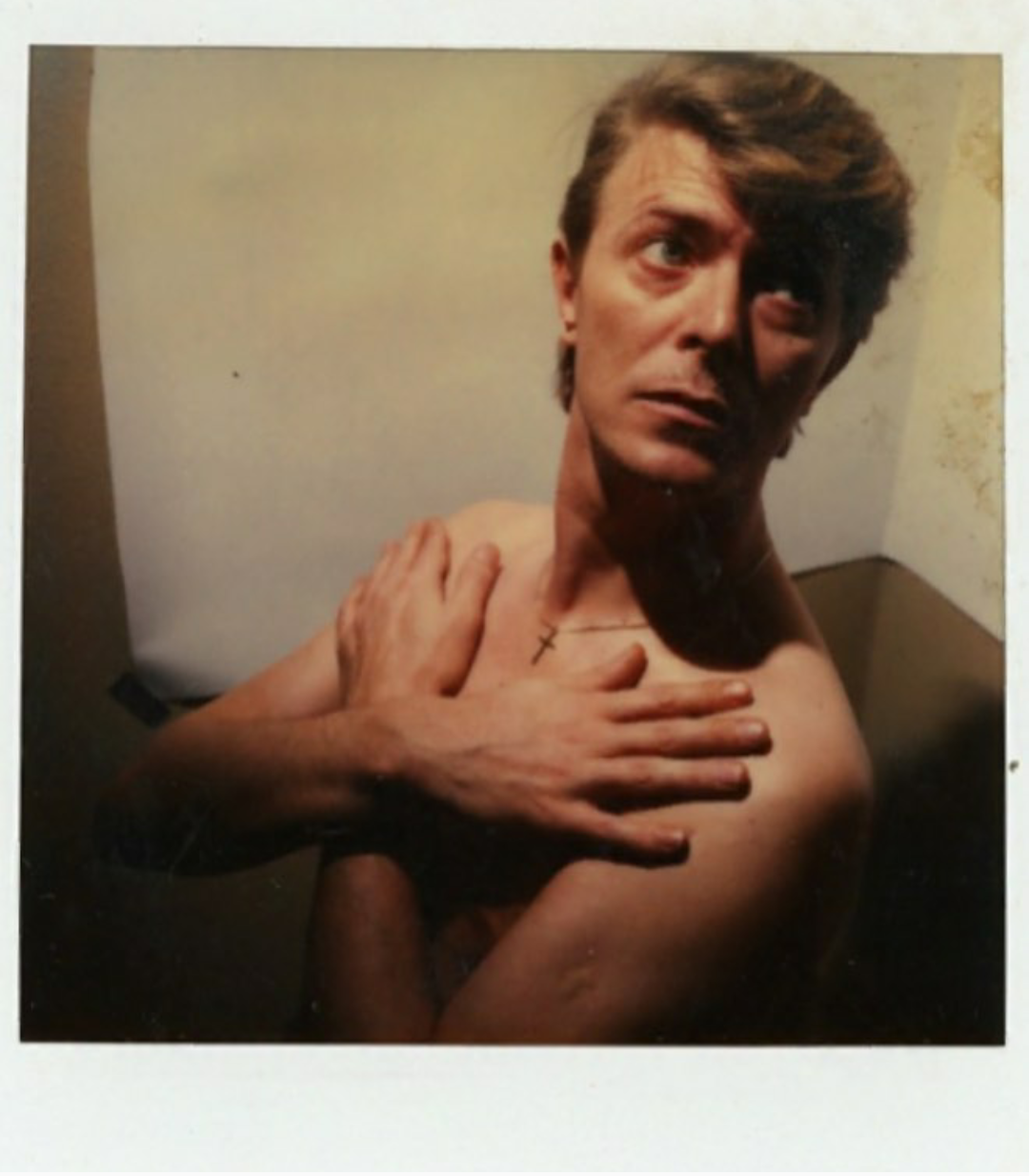 moonagedaydreamin:  David Bowie polaroid for Tonight, 1985 