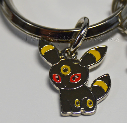 Finally got my hands on the super rare Umbreon Pokedoll charm! This charm was released with one of t