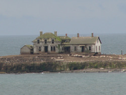 Destroyed-And-Abandoned:  Abandoned Lighthouse-Keeper’s House On Año Nuevo Island.