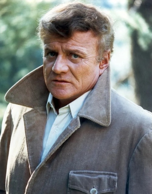 Brian Keith (1921–1997)Physique: Average BuildHeight: 6&rsquo; 0½&quot; (1.84 m)Brian Keith was an A