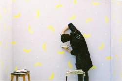 kkknighty:  dom painting the banana wall