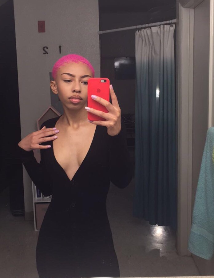 ksteazy:just me being a classy bubblegum wrapper.