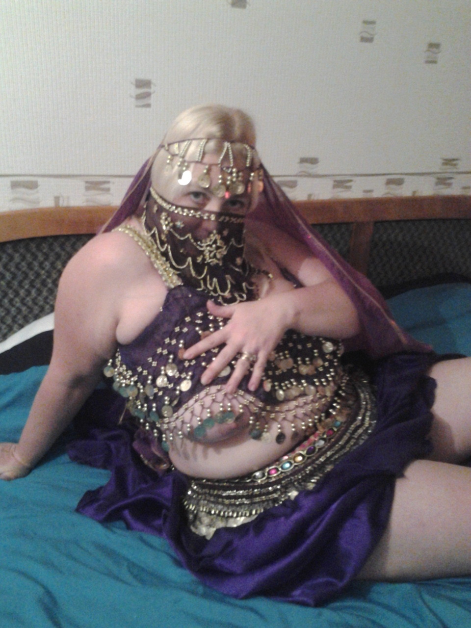 frenchfancy69:  Peeping out ;) x