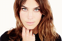 arunawaytrain:  Alexa Chung Tutorial - Starring Alexa Chung! 