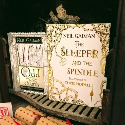 Bookishbloomsbury:  Are Either Of These Stunning Editions On Your Christmas Wish-List? 