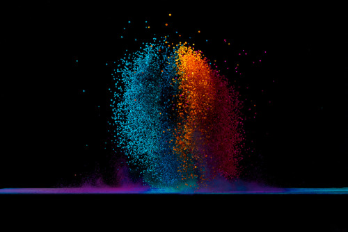  Dancing Colors (by Fabian Oefner) The sculptures that you see on the images exist only for a fraction of a second, which consists of normal salt, colored with pigments. The salt is placed on a thin foil of plastic which is wrapped on top of a speaker,