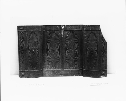 met-american-decor: Fireplace Lining, American Decorative ArtsMedium: IronRogers Fund, 1918 Metropol