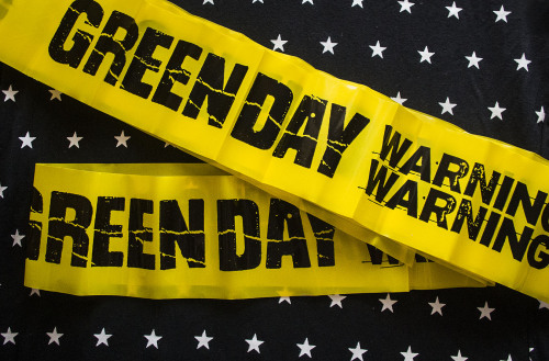 Green Day - Warning yellow tape
